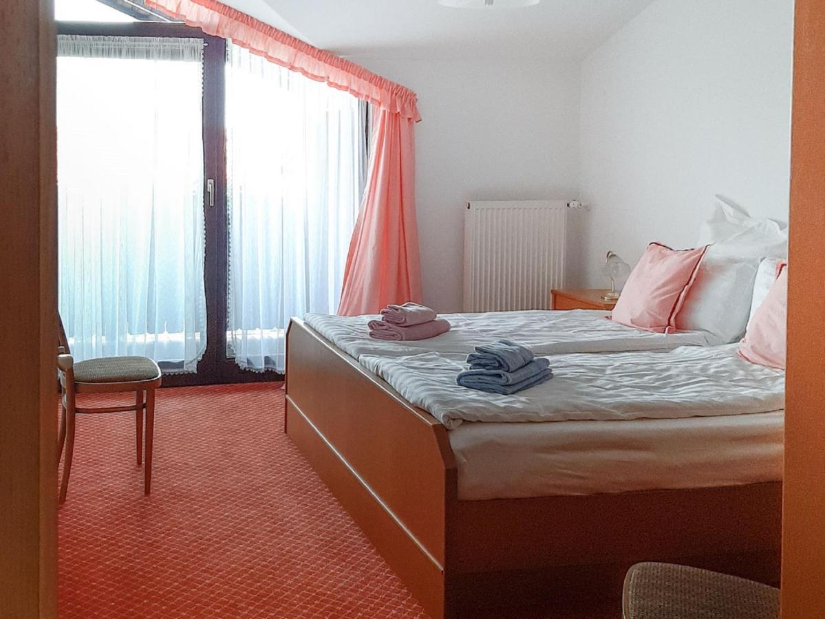 Ferienwohnungen Am Hasenweg 鲁斯多夫 外观 照片